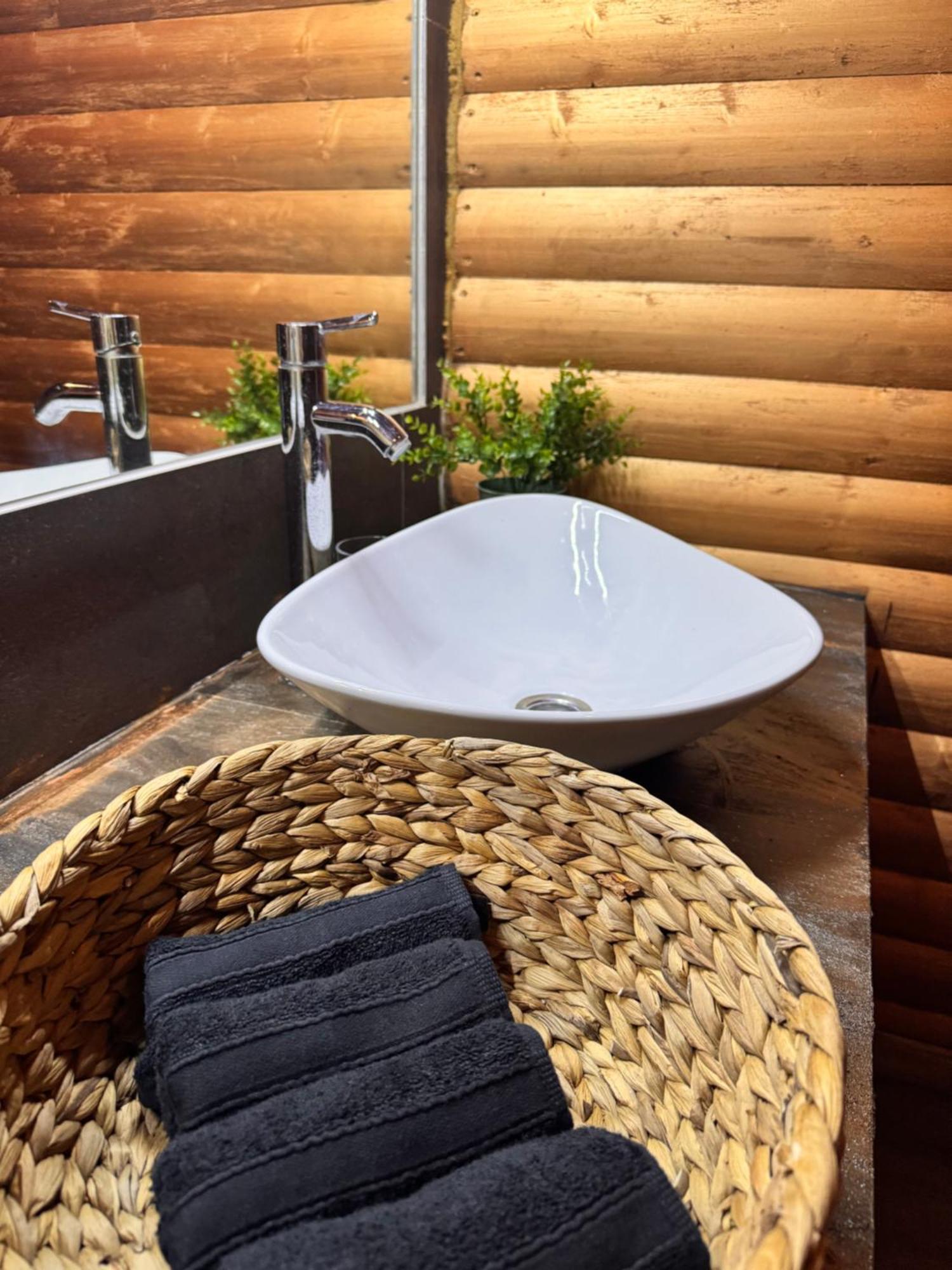 Grkavescak Glamping Resort Halicanum מראה חיצוני תמונה